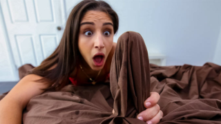 Üvey Kardeşinin Kalkan Sikini İndiriyor Türkçe Altyazılı Porno